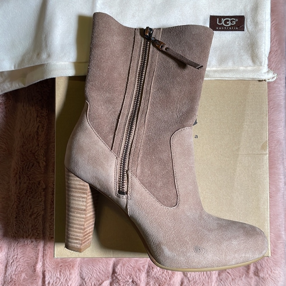 UGG Athena- Size 7.5 Excellent Condition - Picture 5 of 15